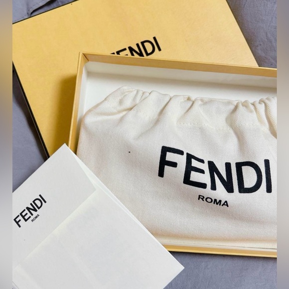 GUC Fendi Vitello Century Hypnoteyes Zip MONSTER Wallet Bubblegum INCLUSIVE Box+ - Picture 3 of 14